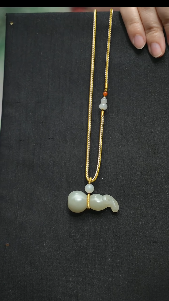 颈饰未镶嵌和田玉坪*葫芦17.4克