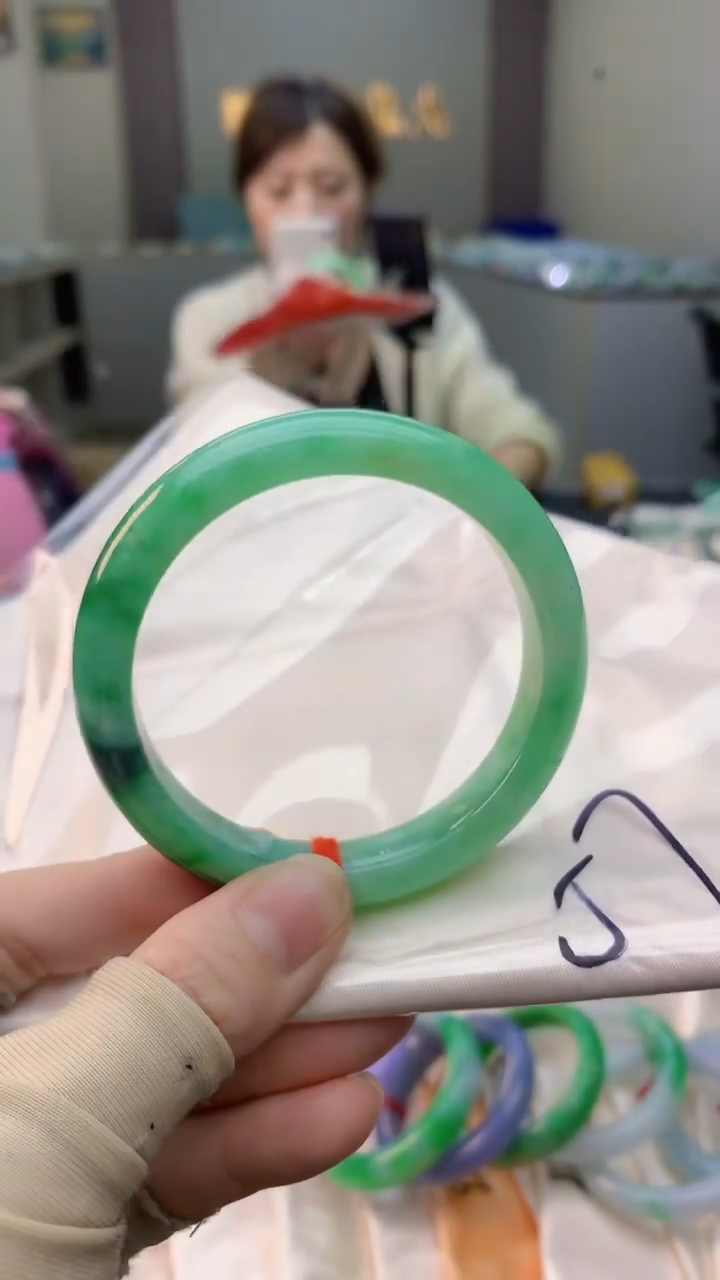 未镶嵌手镯翡翠0131709651