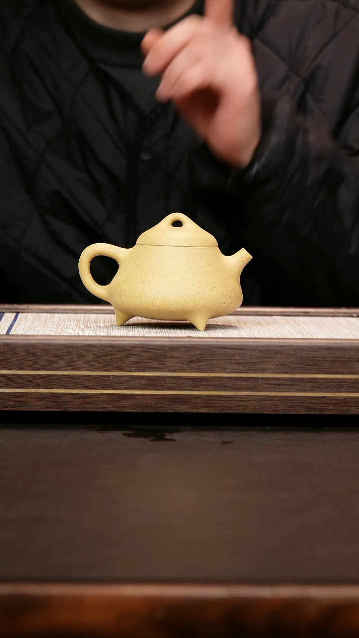 茶壶紫砂本山段 三足逸瓢
