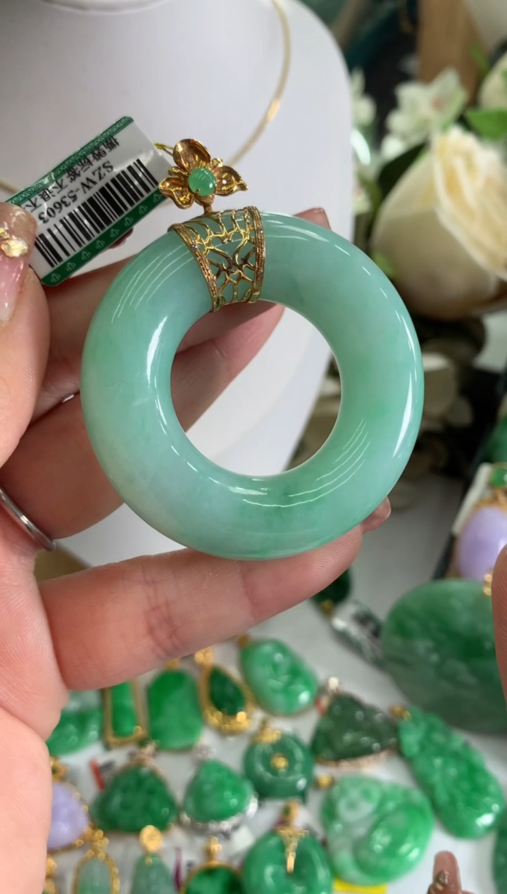 【闪购商品】翡翠吊坠(不含链)18K金镶嵌挂件