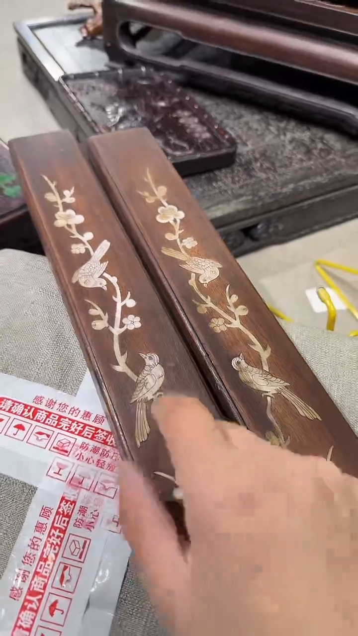 木海黄镶嵌镇尺一对