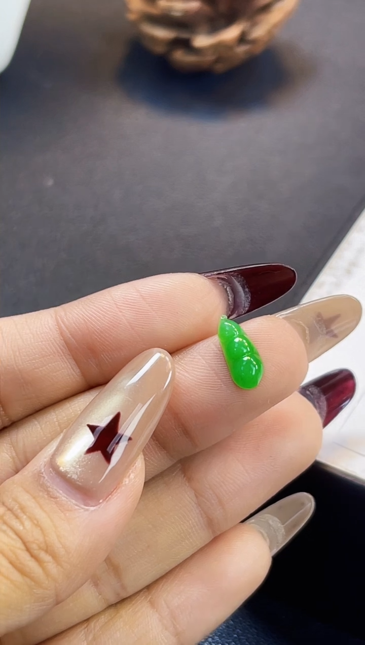 裸石翡翠风生05阳绿福豆11.8*4.7*2.6