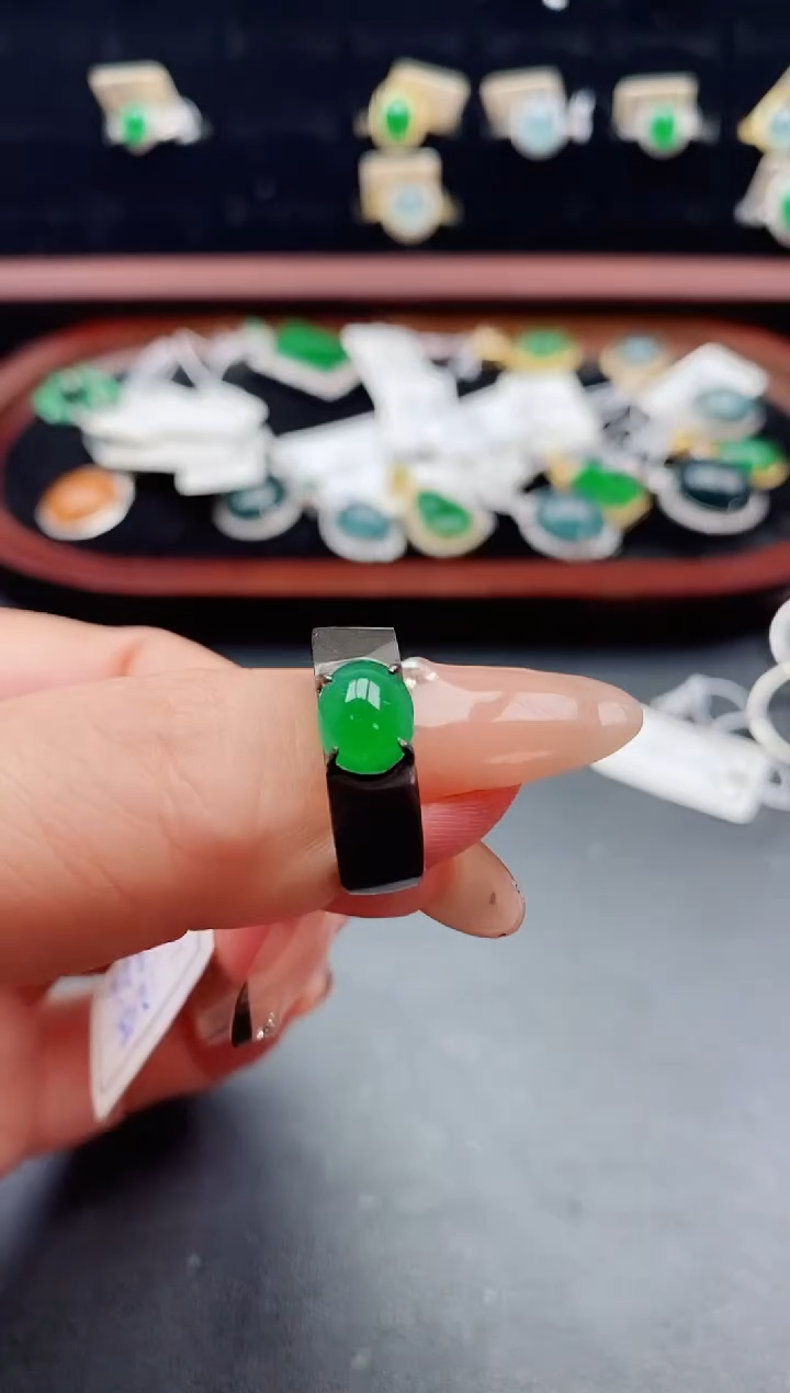 银S925镶嵌戒指翡翠1