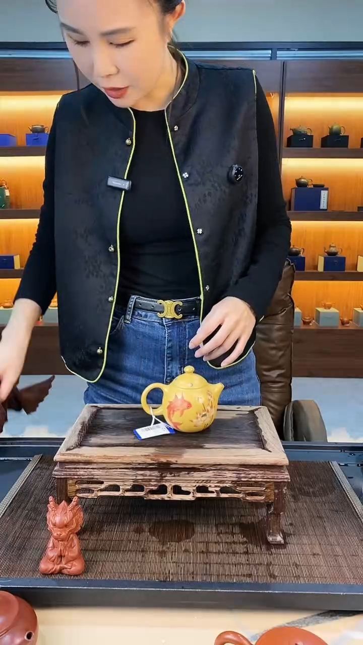 茶壶紫砂小品荷塘鱼趣龙蛋 黄金段泥 马千里（证书礼盒手提袋 ）