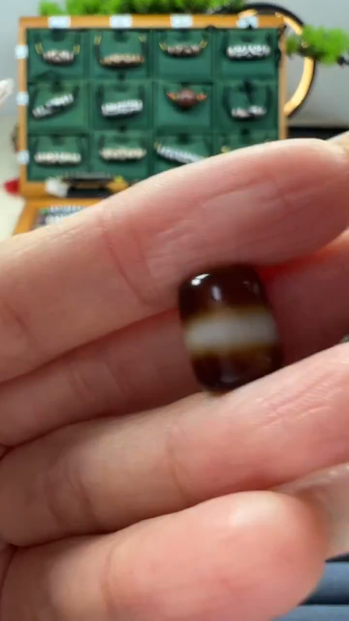 玛瑙/玉髓（覆膜）颈饰合金62.（微瑕）