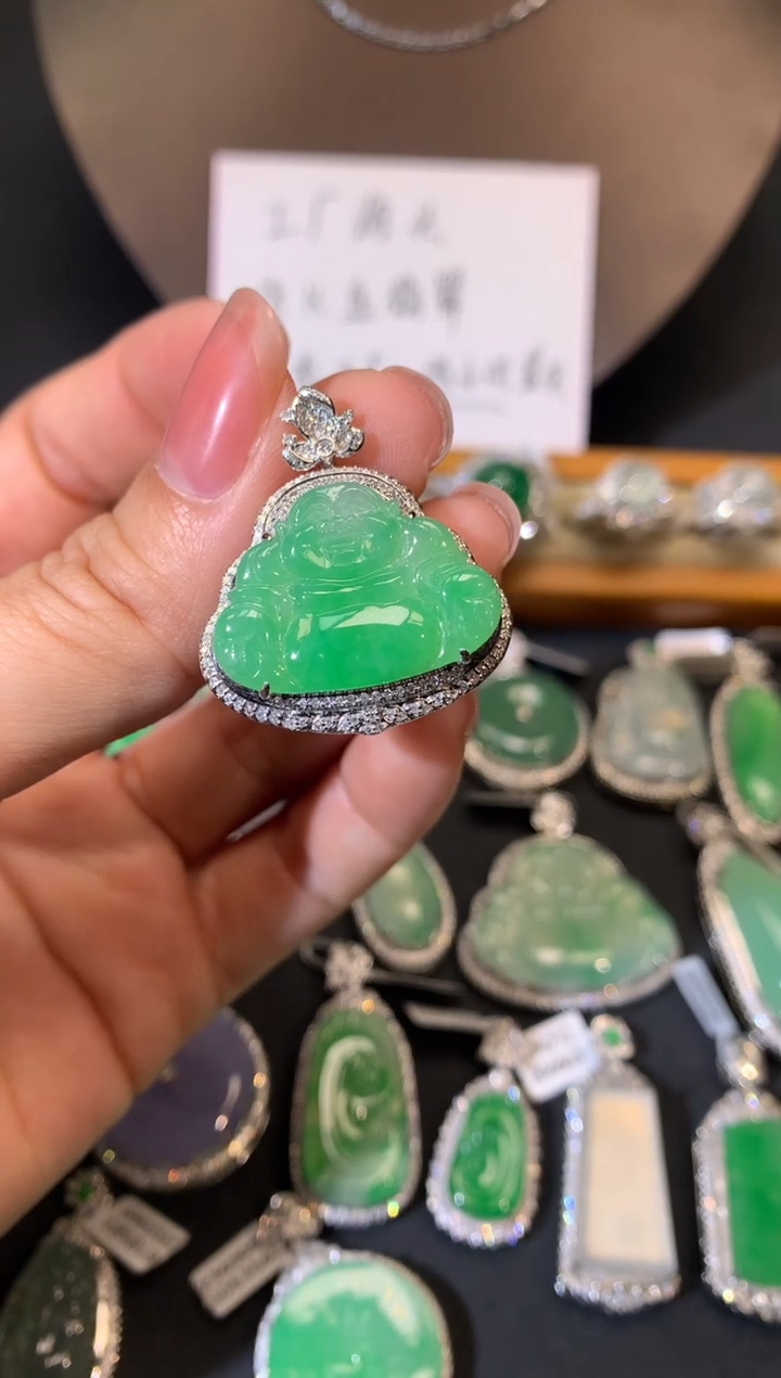 【闪购商品】翡翠吊坠(不含链)18K金镶嵌吊坠