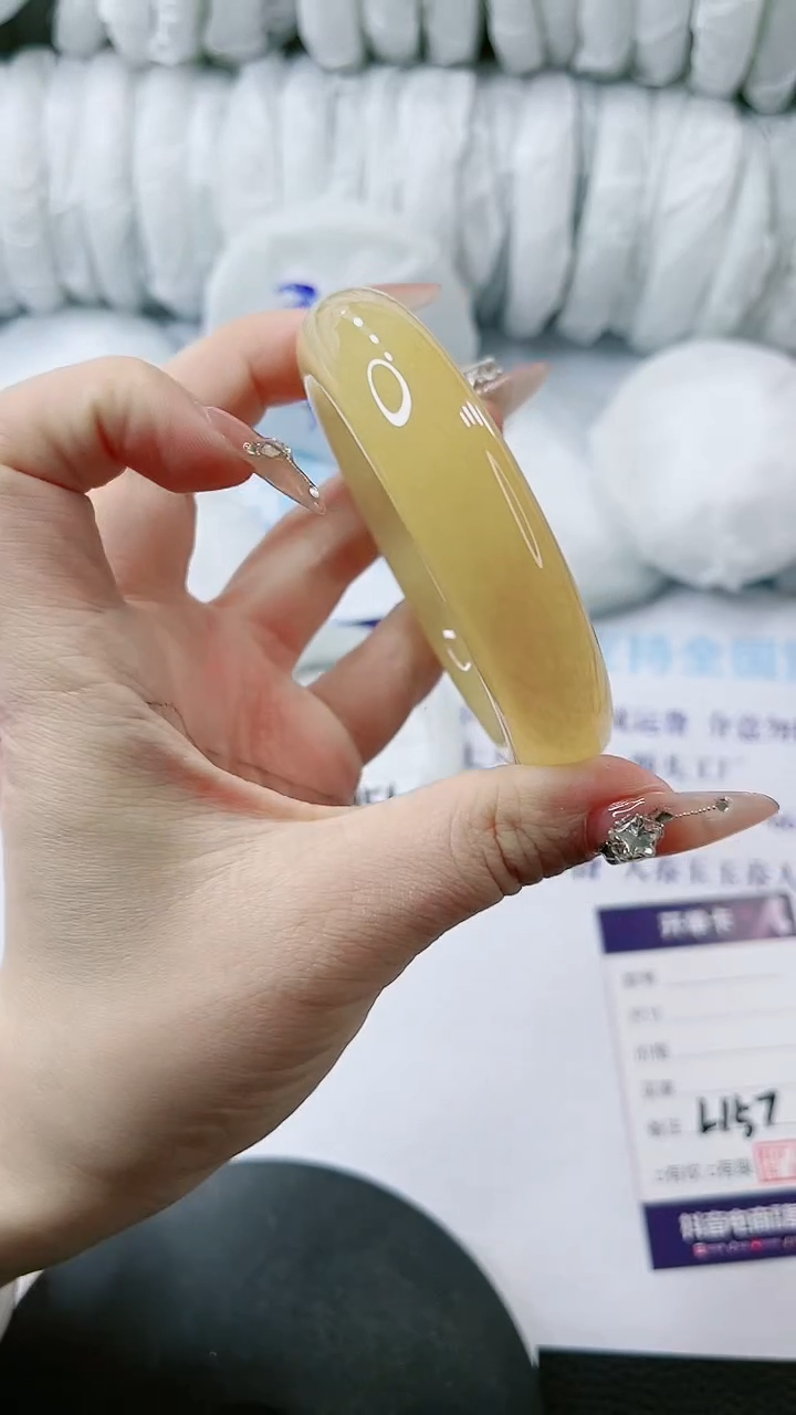 【闪购商品】石英质玉手镯未镶嵌多样性发货L157