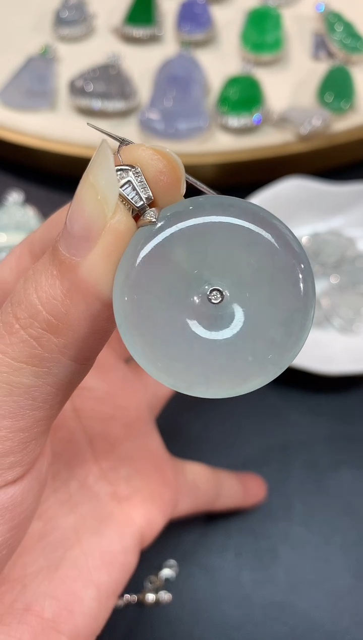 【闪购商品】翡翠吊坠(不含链)18K金镶嵌W21|7800
