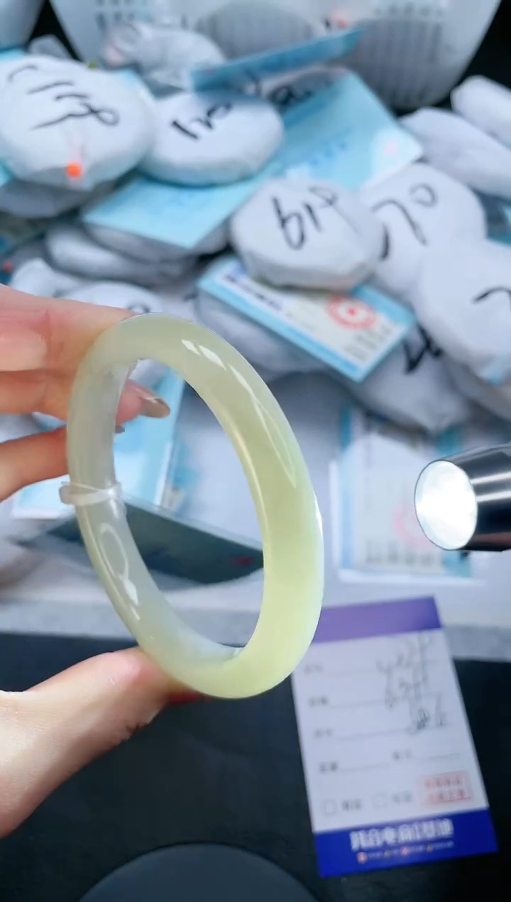 【闪购商品】和田玉手镯未镶嵌18V279-58