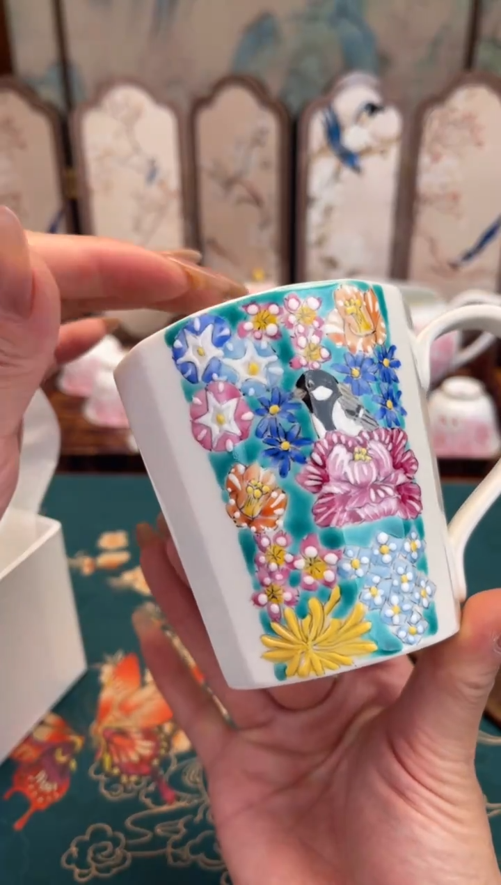 瓷片手绘百花马克杯