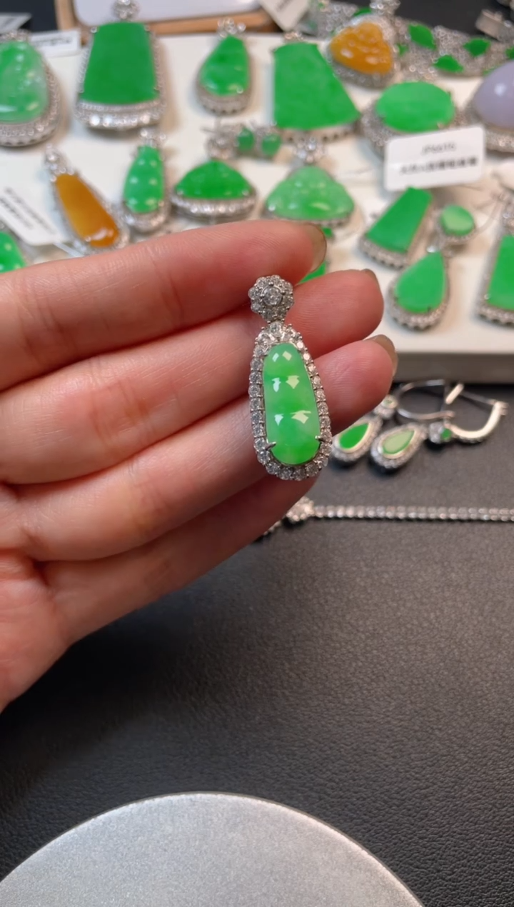 【闪购商品】翡翠吊坠(不含链)银S925镶嵌吊坠