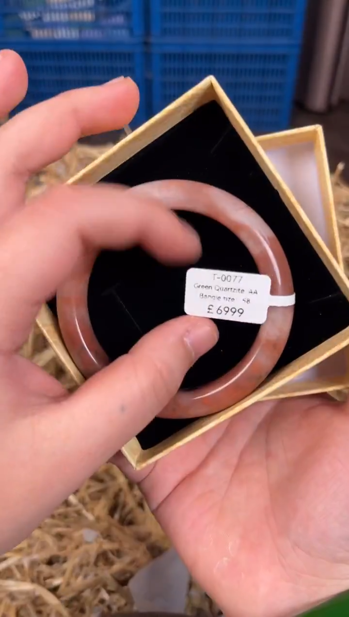 未镶嵌手镯石英质玉T0077