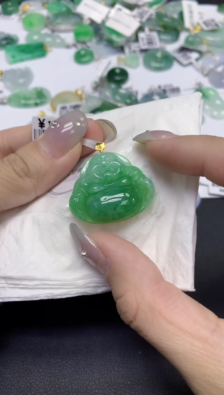 颈饰18K金镶嵌翡翠天然缅甸翡翠A货多样性发一件