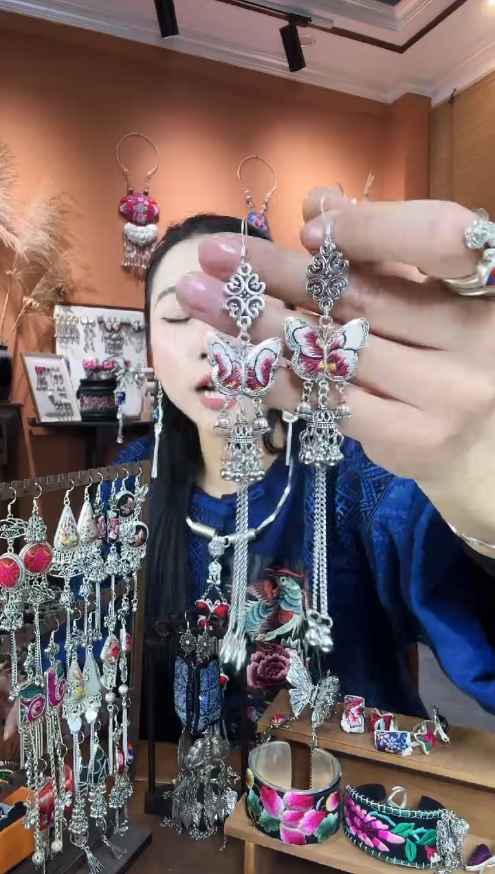 【闪购商品】刺绣纯手工民族风耳环