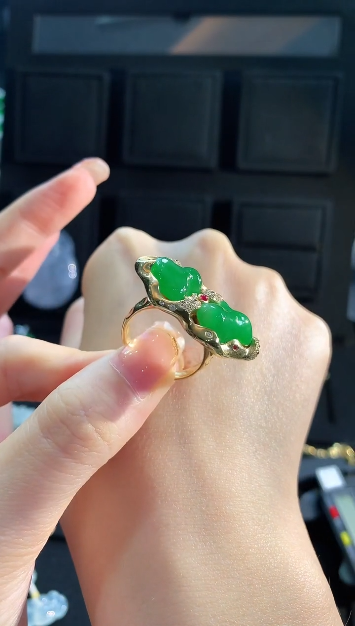 【闪购商品】翡翠戒指18K金镶嵌手饰