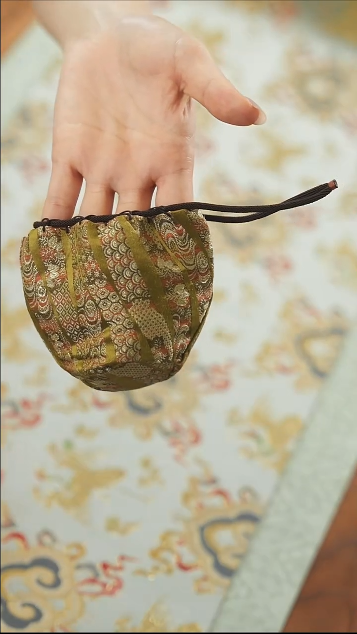 杯袋·············