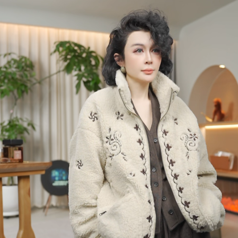 设计感刺绣摇粒绒加厚保暖立领夹棉外套 W-63612