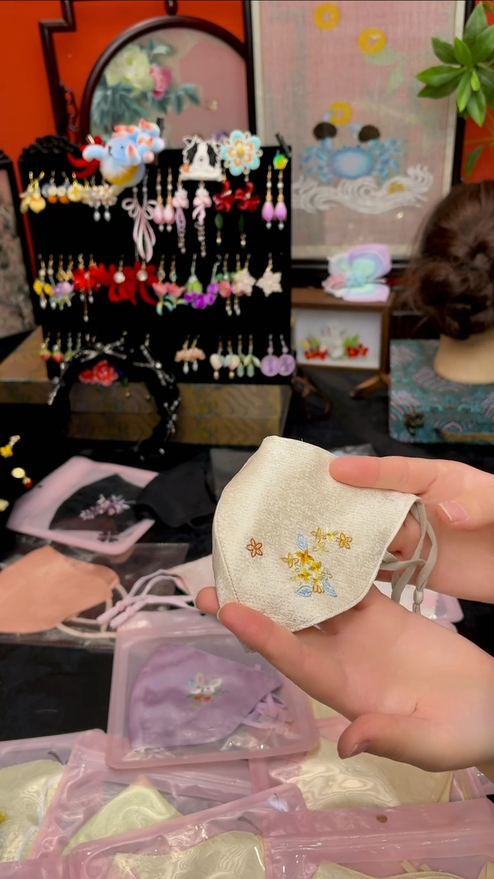 刺绣七*非遗苏绣手工饰品