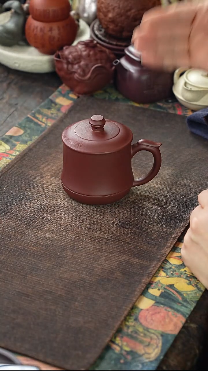 红皮龙光素紫砂盖杯