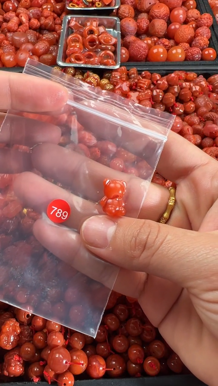 【闪购商品】南红玛瑙颈饰未镶嵌1