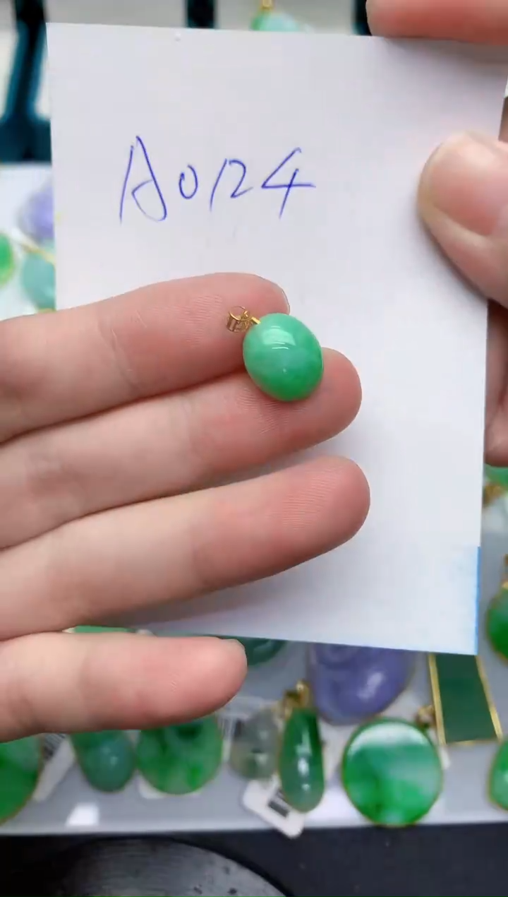 【闪购商品】翡翠颈饰18K金镶嵌000000000