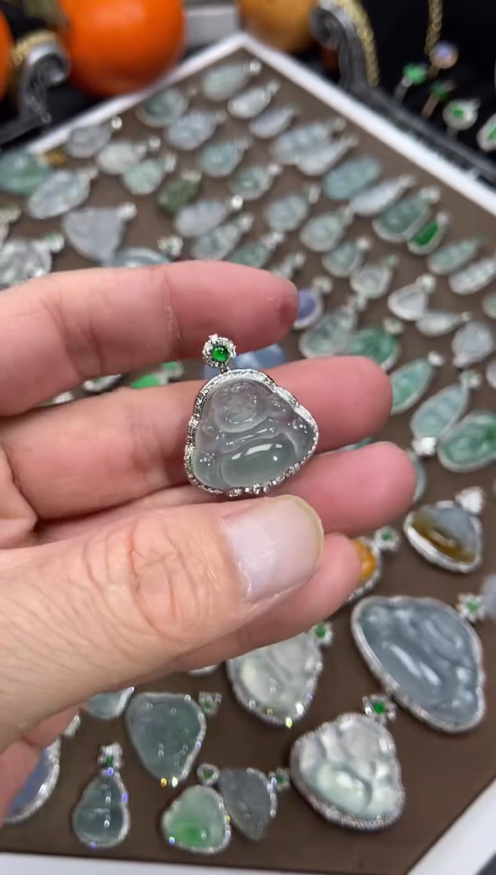 【闪购商品】翡翠吊坠(不含链)18K金镶嵌佛公