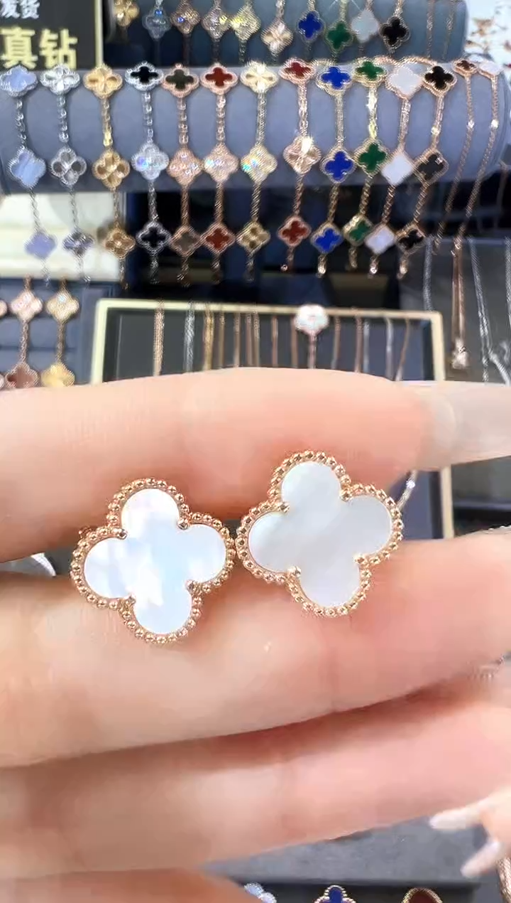 【闪购商品】贝壳（贝母）耳钉18K金镶嵌耳拍