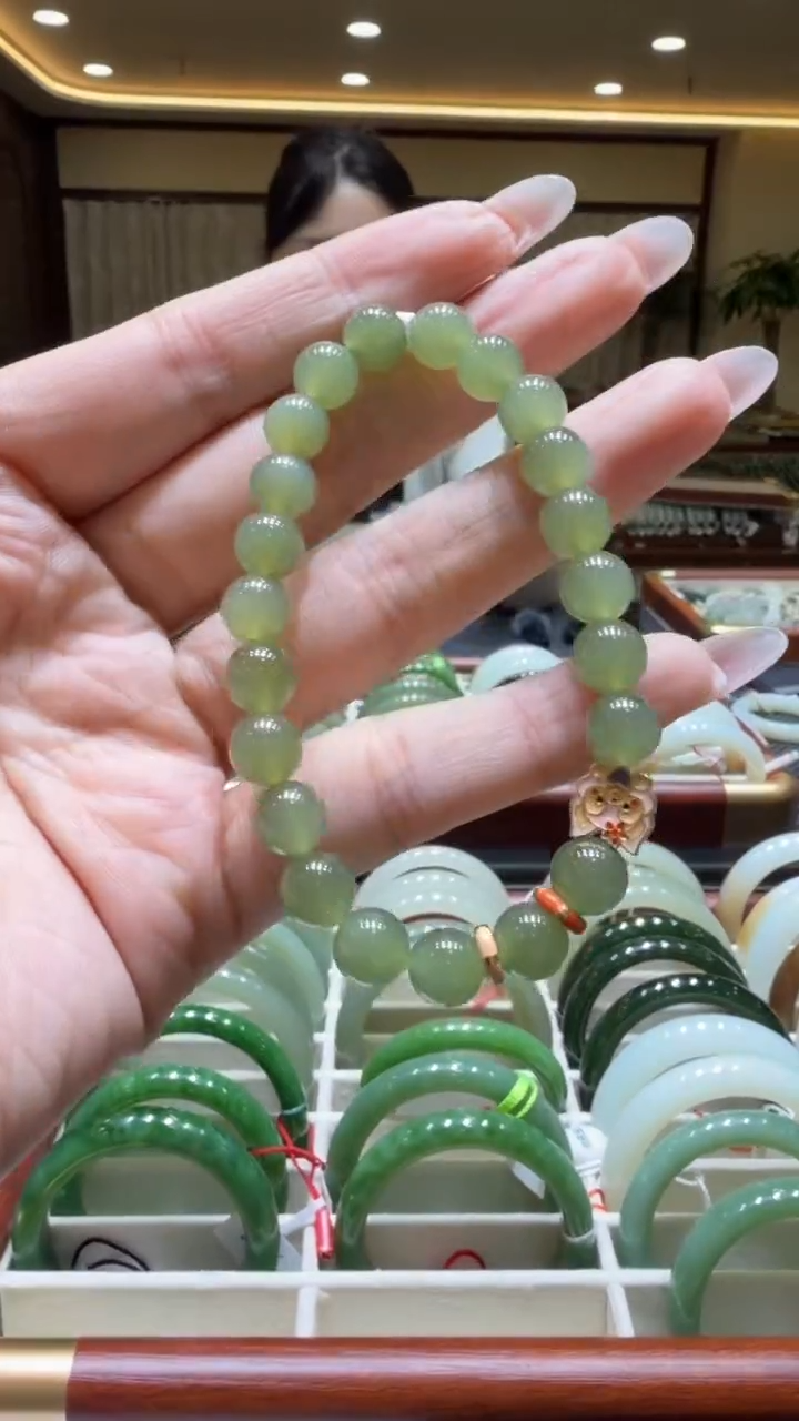 颈饰未镶嵌和田玉手串