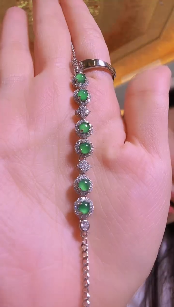 【闪购商品】翡翠吊坠(不含链)未镶嵌翡翠