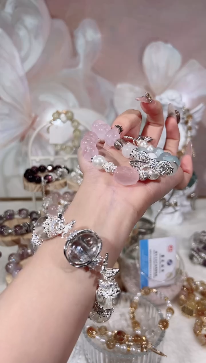 【闪购商品】水晶手链未镶嵌天然水晶多样性发货发其一