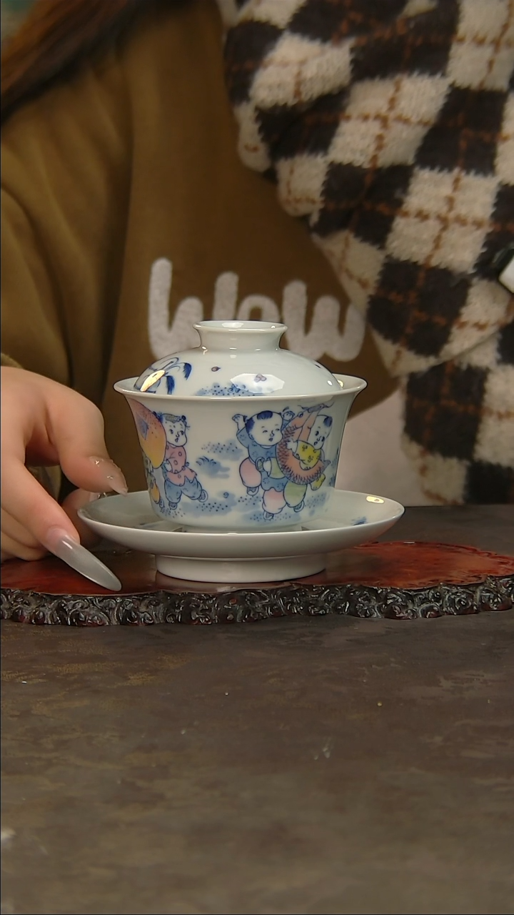 【闪购商品】青花手绘桃子三才盖碗