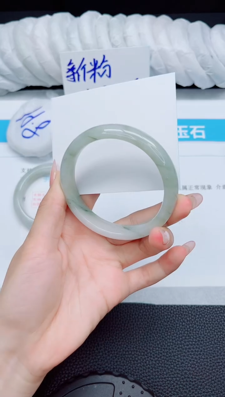 石英质玉手镯未镶嵌92-60.6