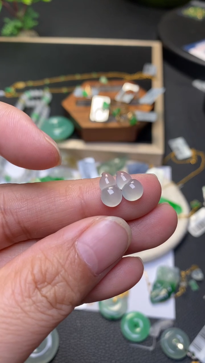 颈饰未镶嵌翡翠净货31500