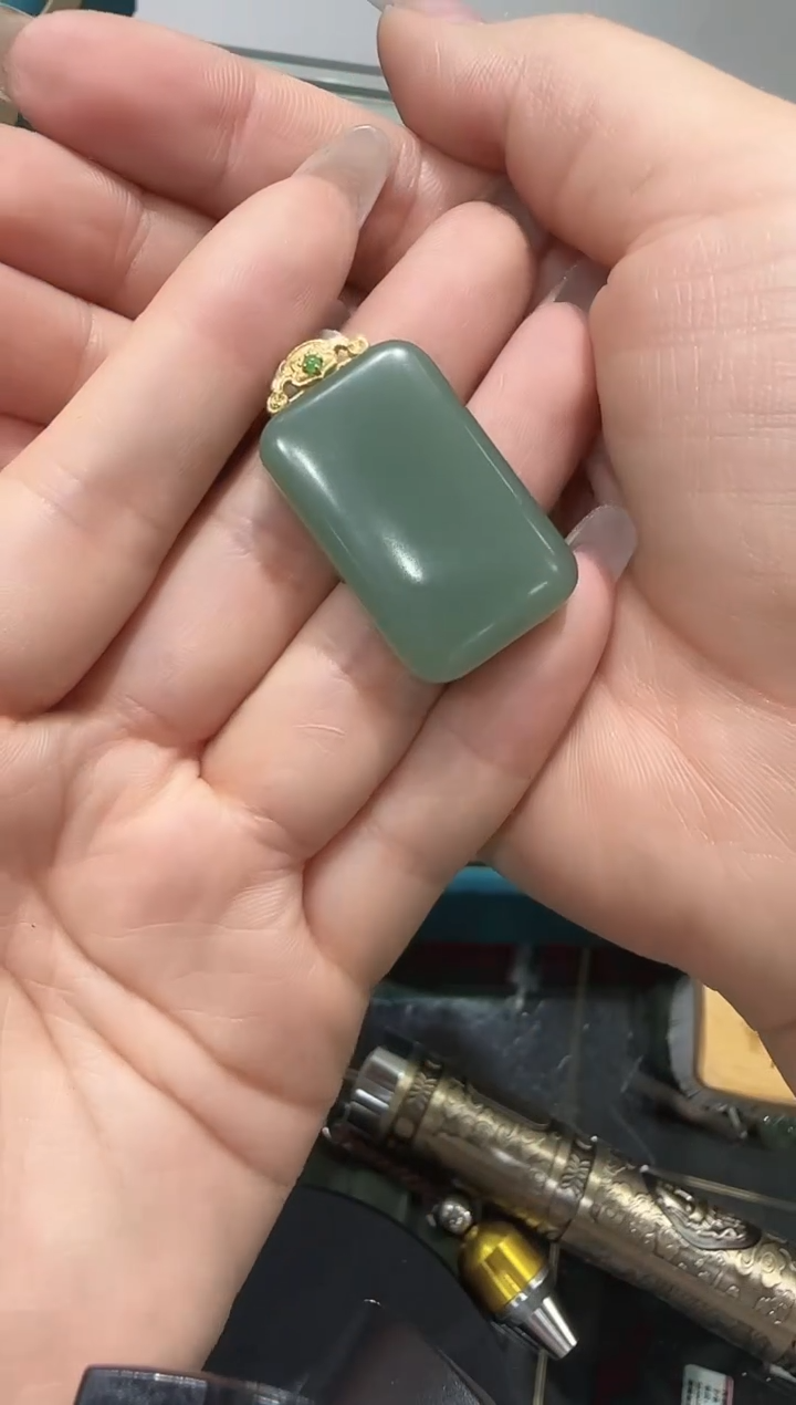 【闪购商品】和田玉吊坠/多样性发18K金镶嵌R336