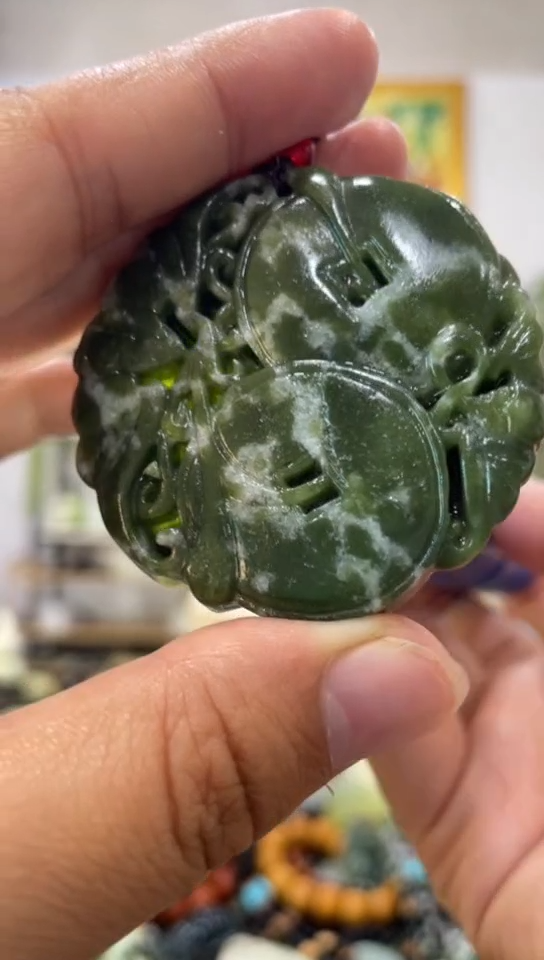 未镶嵌岫玉吊坠 