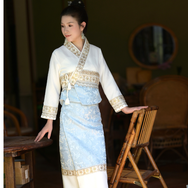 新款西双版纳傣族服装女套装高级显瘦定制重工拼接提花刺绣套装