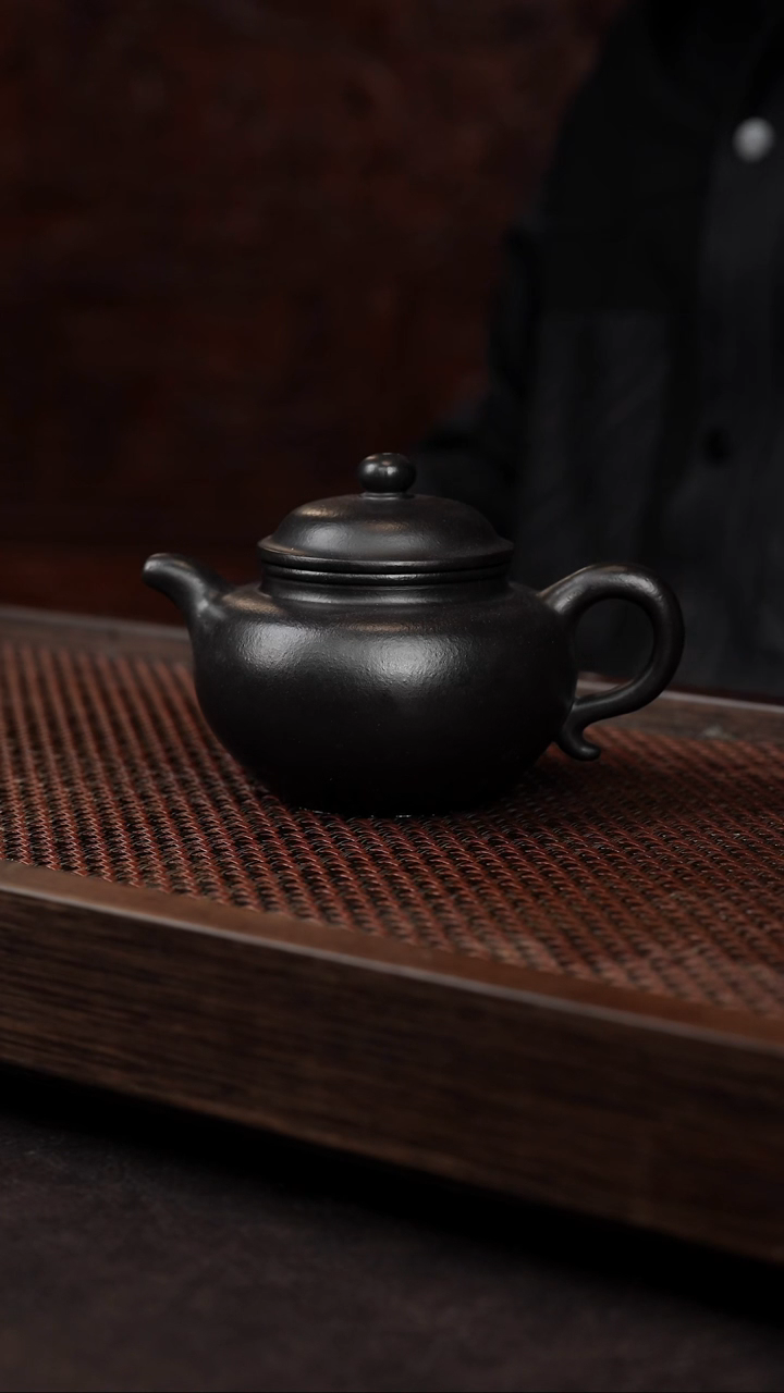 【闪购商品】紫砂茶壶黑料莲子