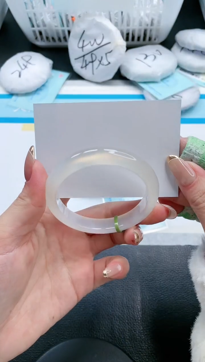 【闪购商品】石英质玉手镯未镶嵌21V179-54