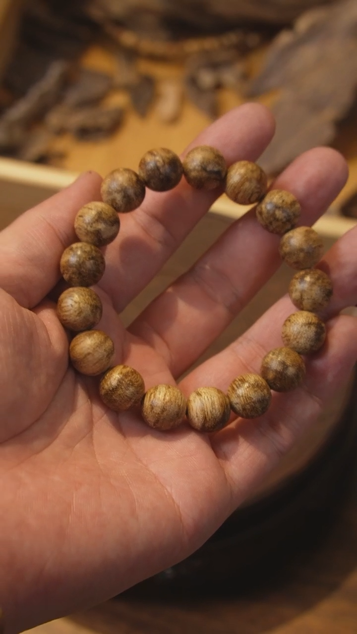 沉香手串天然野 8.5分沉 【加里曼丹】约12MM 单圈圆珠