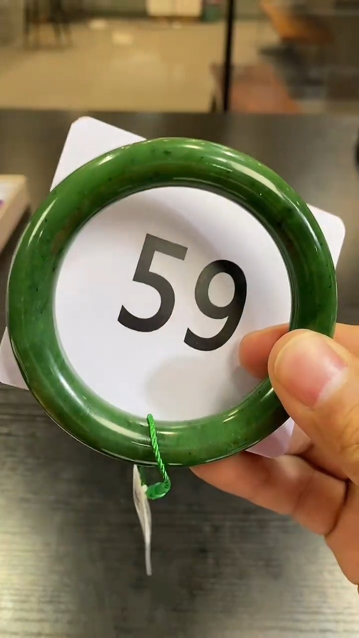 【闪购商品】和田玉碧玉手镯59未镶嵌一个