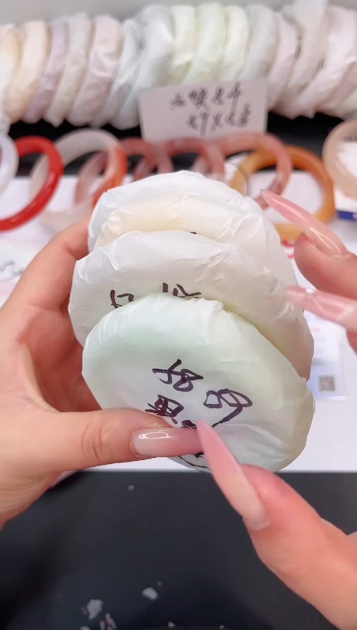 石英质玉手镯未镶嵌247   61-62