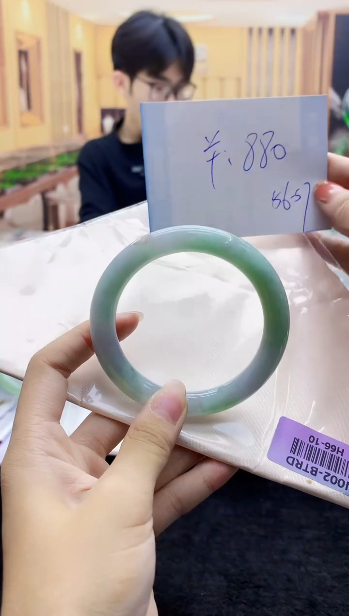 【闪购商品】翡翠手镯未镶嵌    H66-10