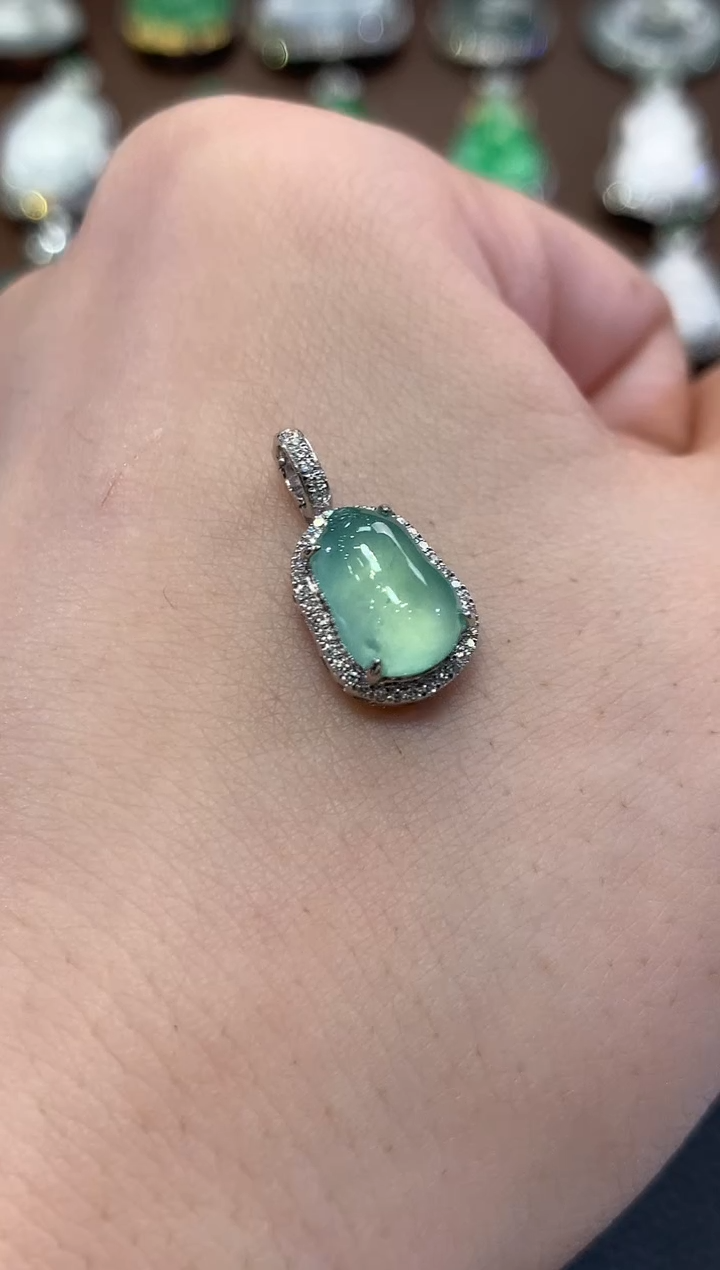 吊坠(不含链)18K金镶嵌翡翠秋日珠宝Q22