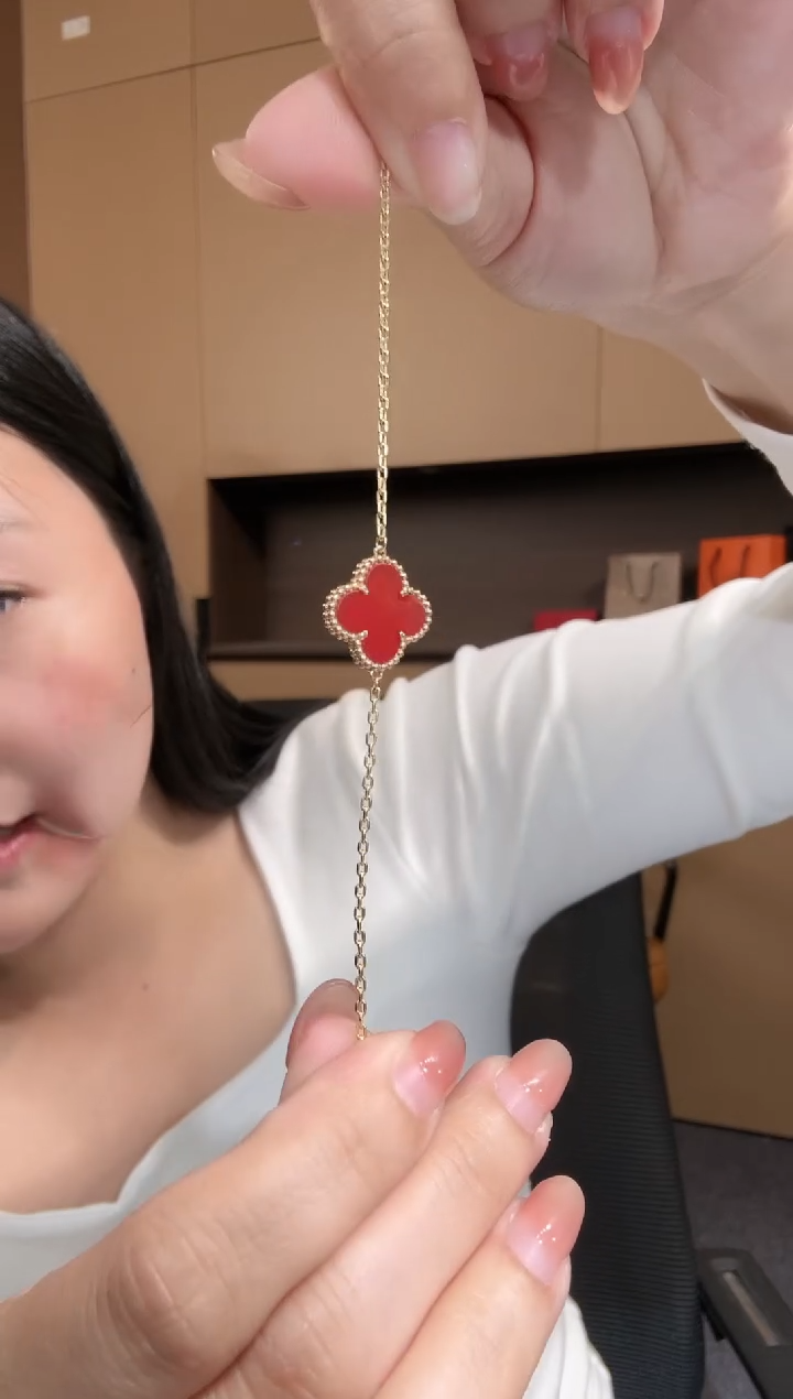 【闪购商品】玛瑙/玉髓手链18K金镶嵌红色k黄，单花四叶草手链GHJ