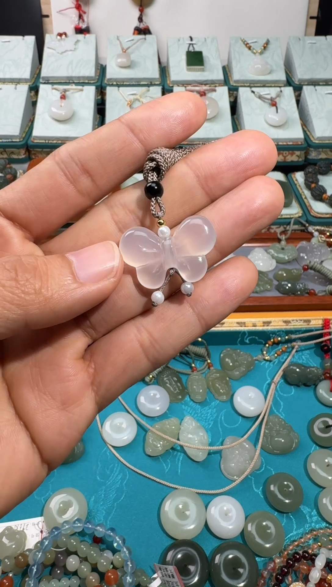 【闪购商品】玛瑙/玉髓颈饰未镶嵌蝴蝶