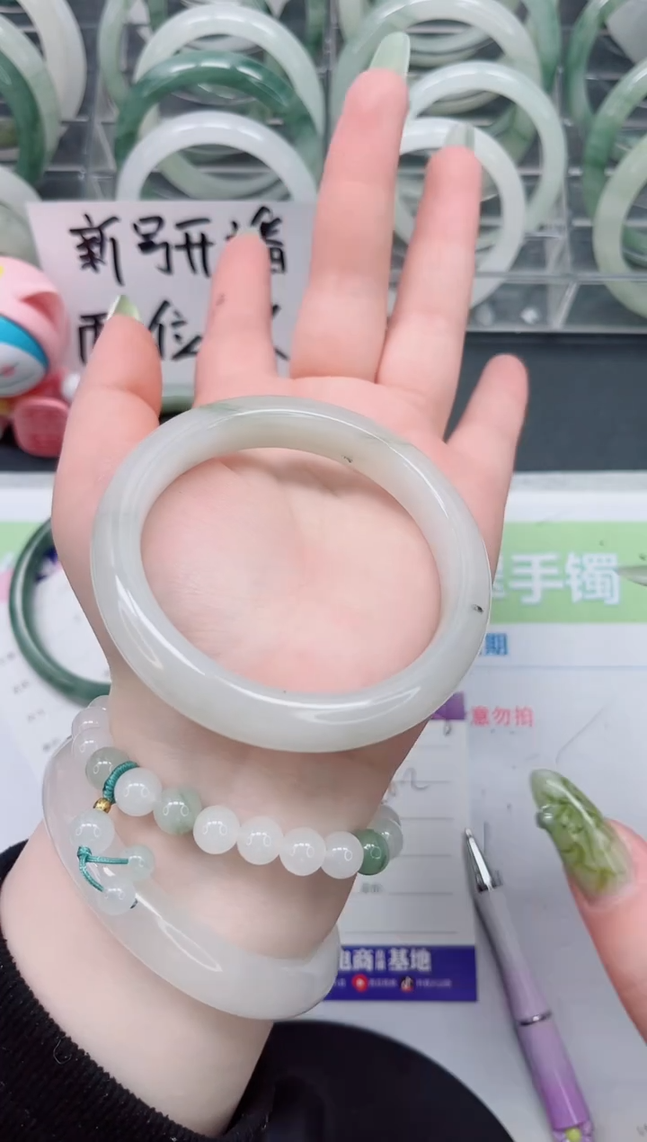 【闪购商品】石英质玉手镯合金a238
