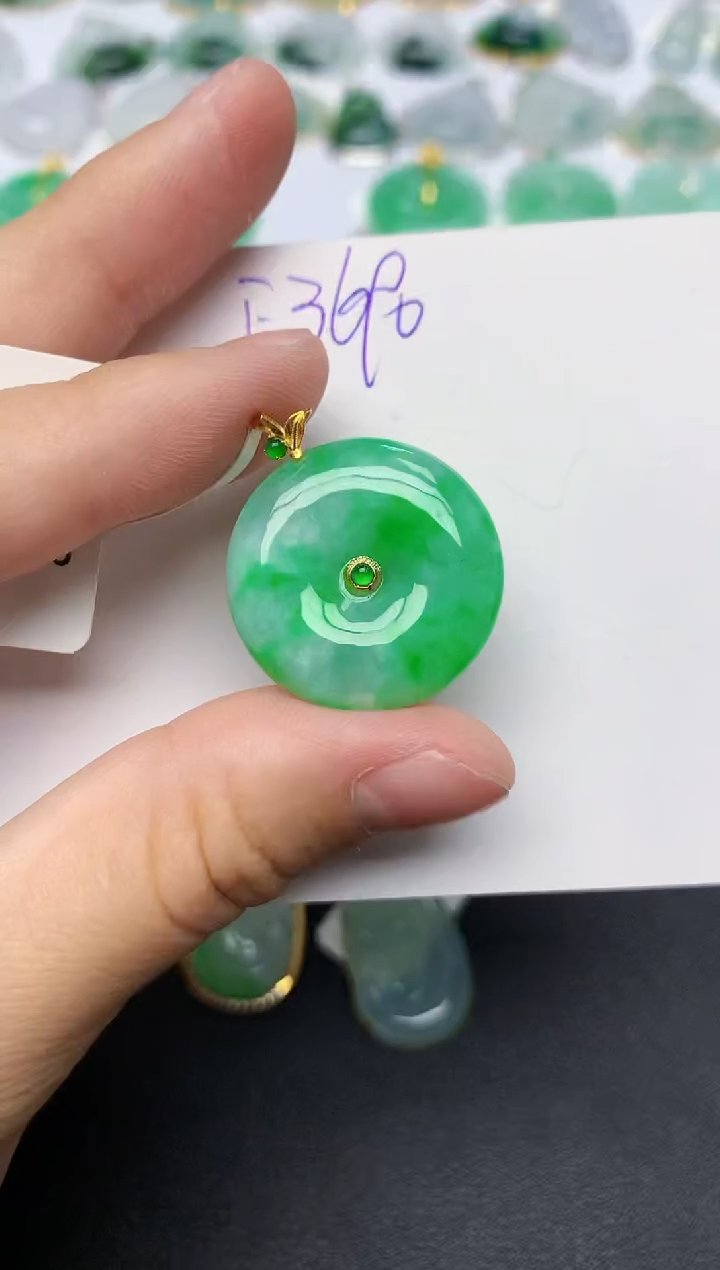 颈饰18K金镶嵌翡翠天然缅甸A货翡翠百元以上9元证书费自理