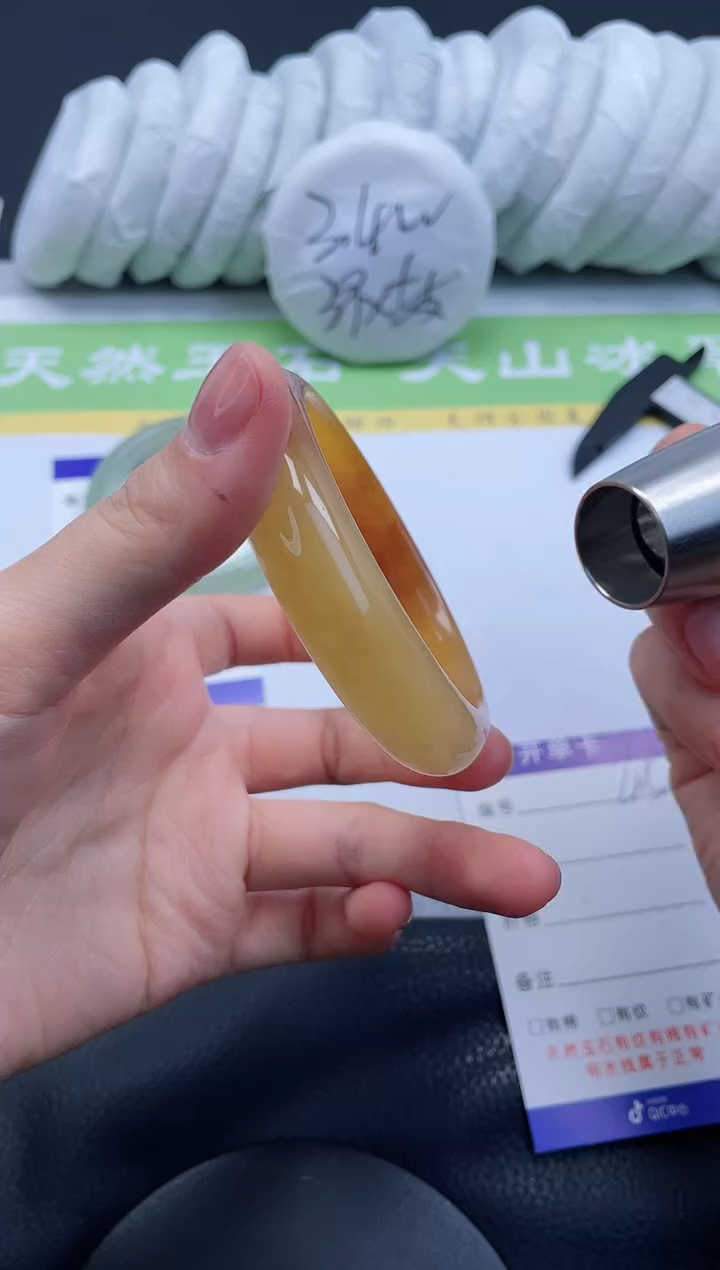 【闪购商品】石英质玉手镯未镶嵌A415-54+