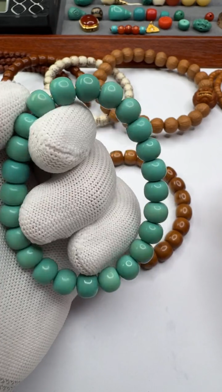 【闪购商品】绿松石手串未镶嵌松石手串