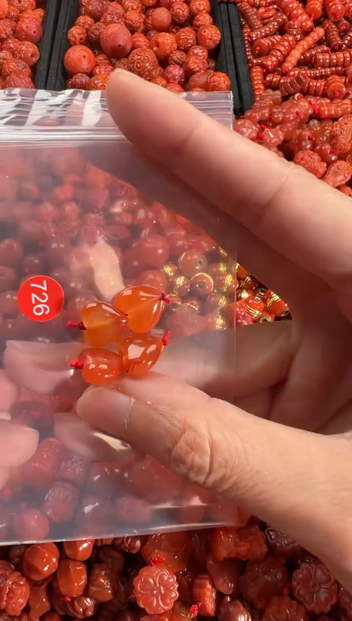 【闪购商品】南红玛瑙颈饰合金3